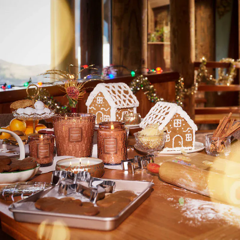 Gingerbread Chalet Classic Candle